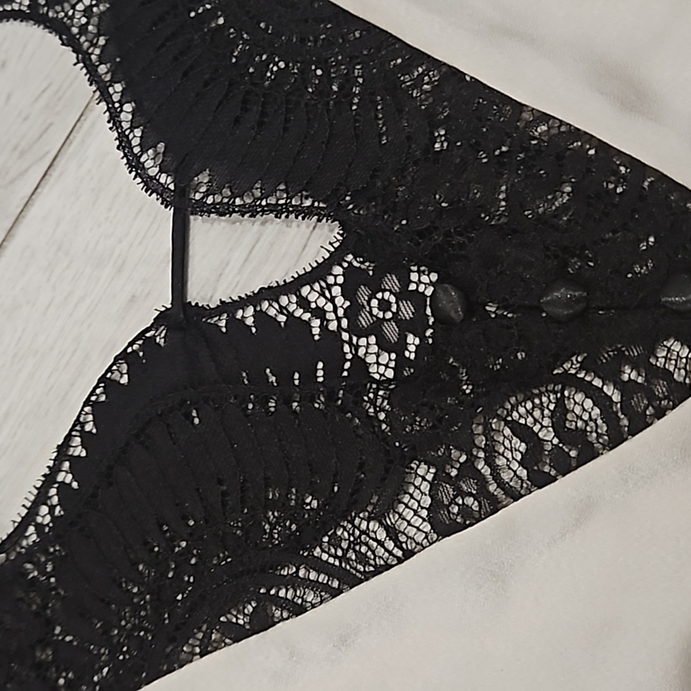 Black Tape_ - Picture 4 of 4